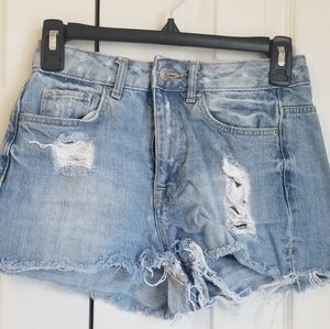 !!SUMMER SALE!! H&M Divided high waist distressed jean shorts, 4